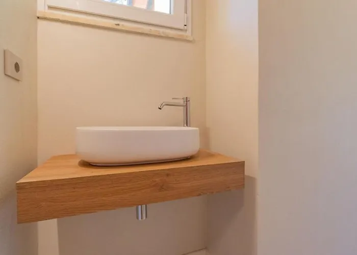 By The Sea - Grilli 3 *