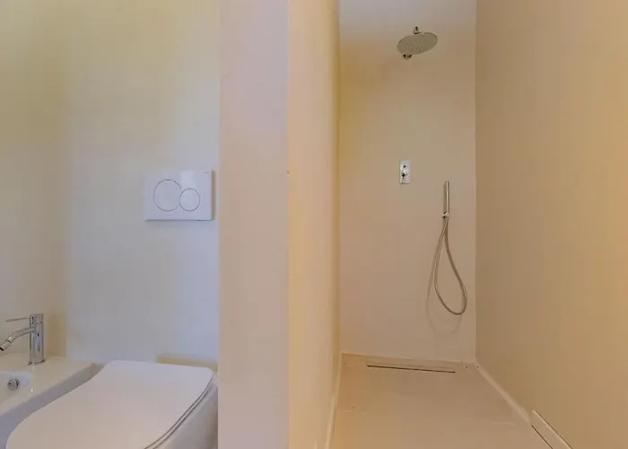 By The Sea - Grilli 3 ラコナ